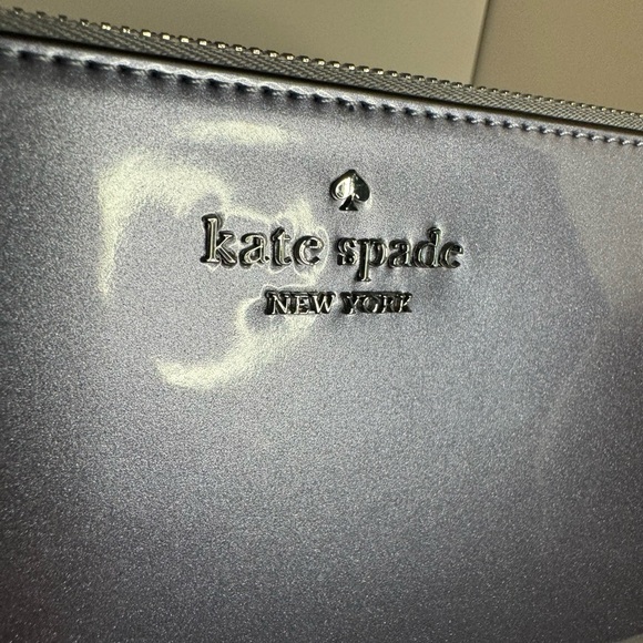 #134 Kate Spade NWT Lucy Medium L Zip Wristlet Patent Fabric Candied Flower - Picture 3 of 14